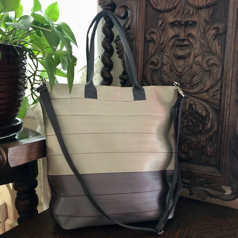 Harveys Seatbelt Commuter Tote
